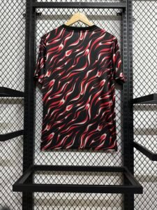 Manchester United 25-26 red and black training jersey