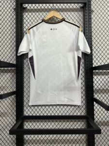 Real Madrid 24-25 jersey joint model