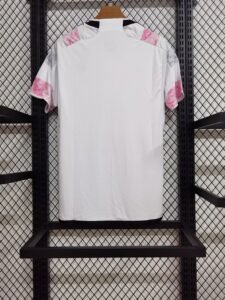 23-24 Juventus away jersey pink and white