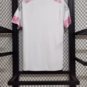 23-24 Juventus away jersey pink and white