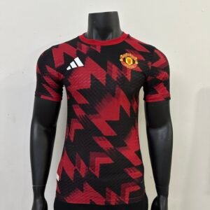 Players 2025-26 Manchester United training jersey in red and black